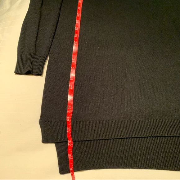 Cold shoulder midi black knit dress with long sleeves. - Picture 6 of 9